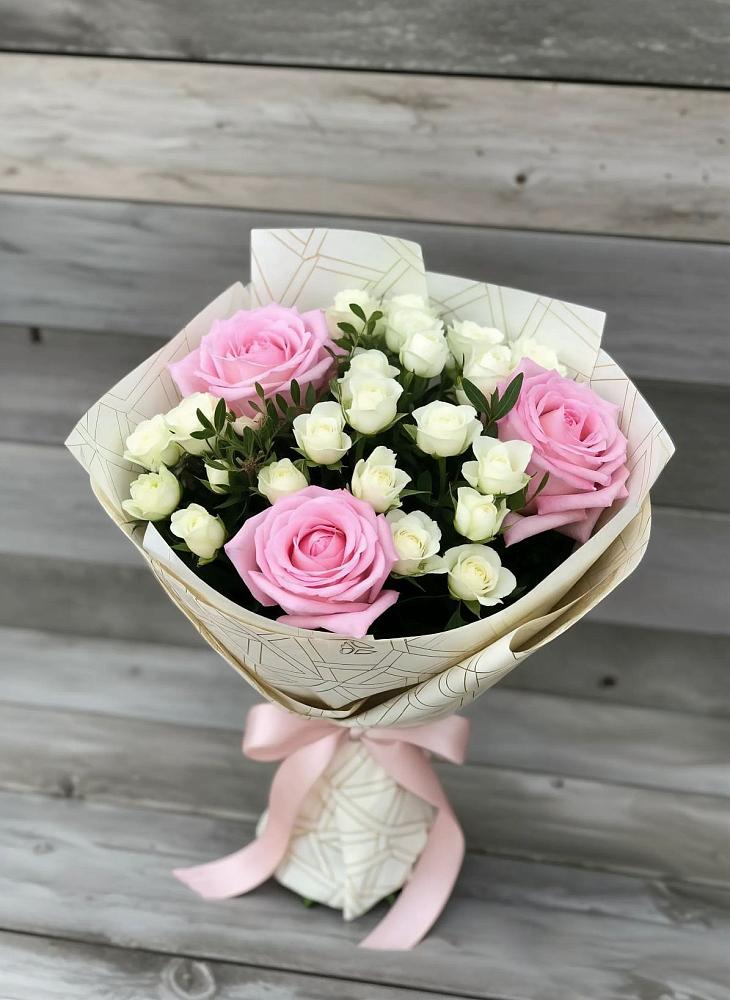 Букет цветов из: Розы в Октябрьский Тульская область