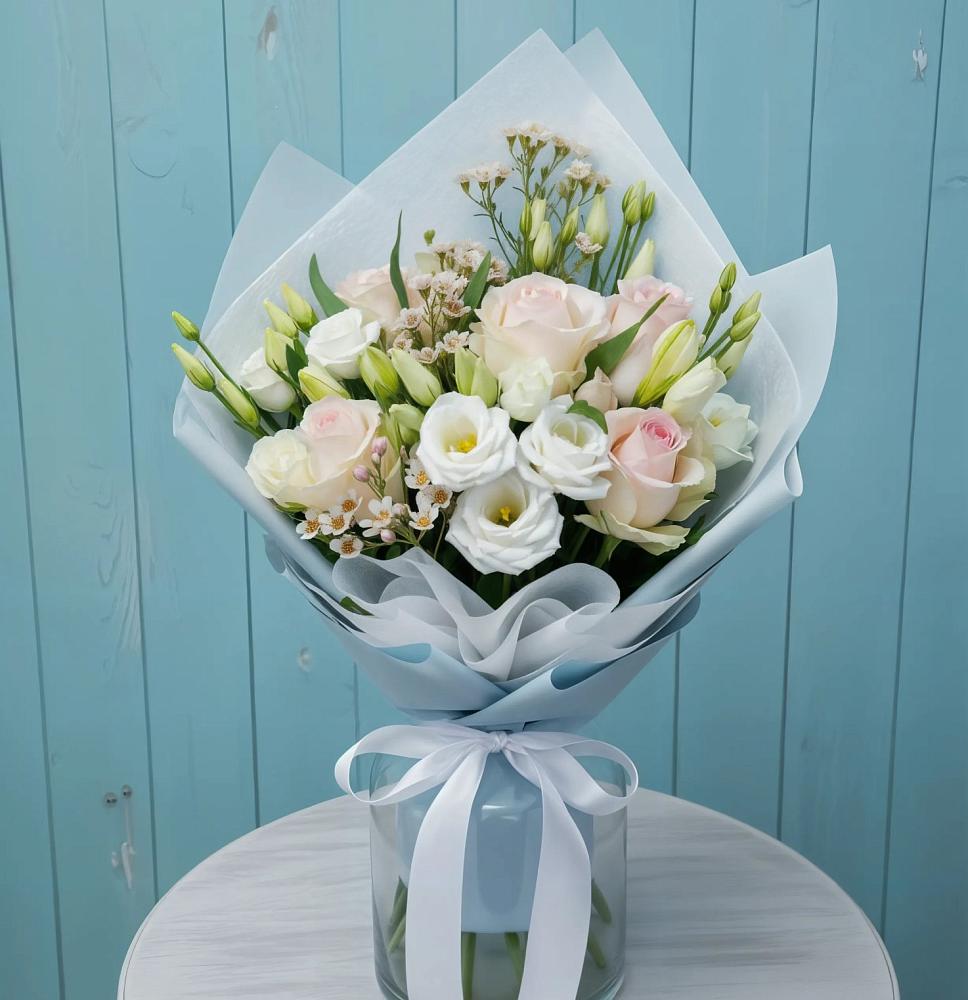 Букет цветов из: Розы и Лизиантусы в Октябрьский Тульская область