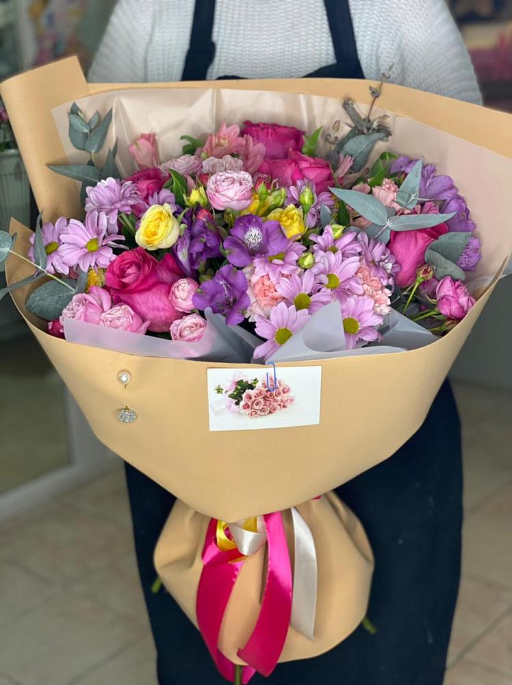 Букет цветов из: Хризантемы, Гвоздики и Альстромерии в Октябрьский Тульская область