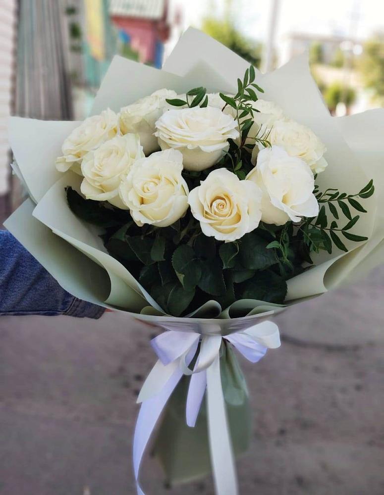 Букет Белые розы Проуд в Октябрьский Тульская область
