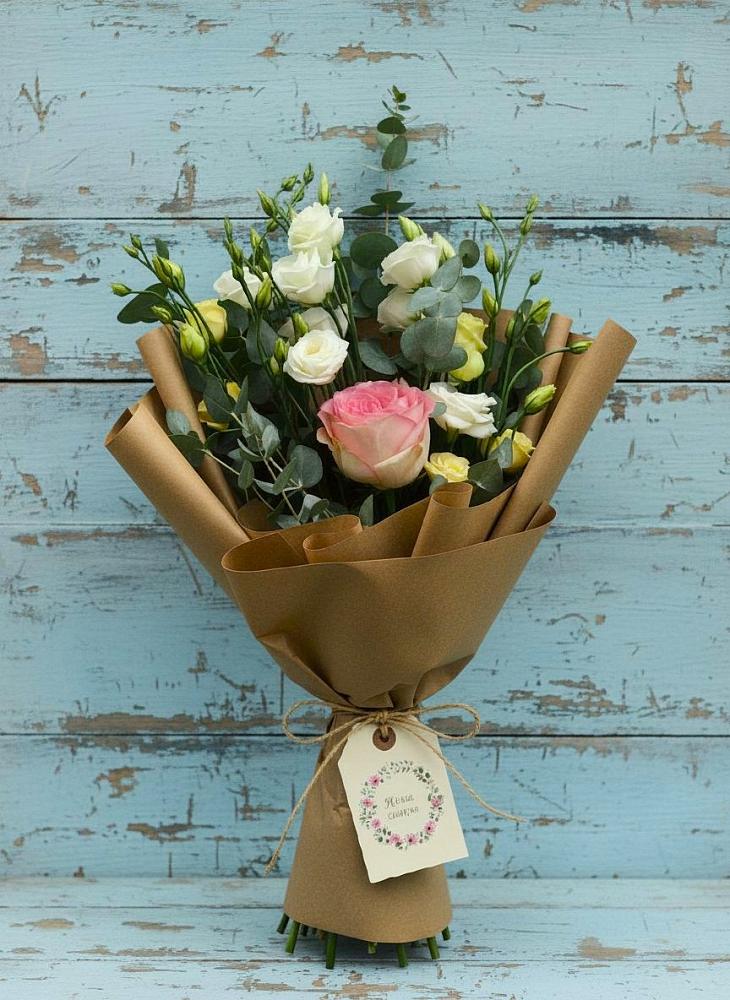 Букет цветов из: Розы и Лизиантусы в Октябрьский Тульская область