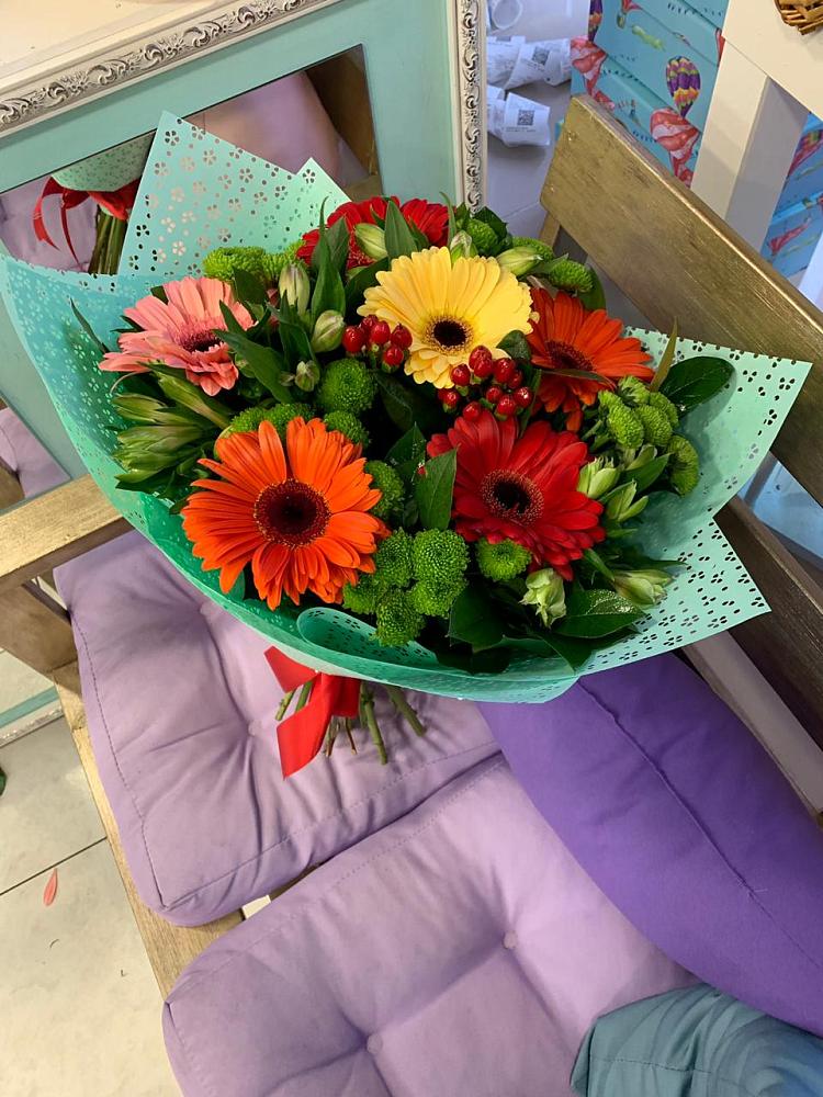 Букет цветов из: Герберы, Хризантемы и Альстромерии в Октябрьский Тульская область