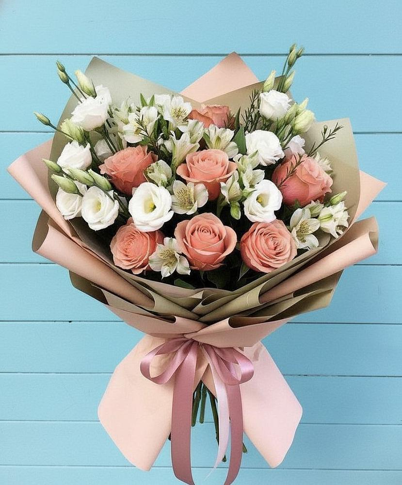 Букет цветов из: Розы, Альстромерии и Лизиантусы в Октябрьский Тульская область
