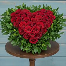 Цветочная композиция из Розы в виде сердца в Октябрьский Тульская область