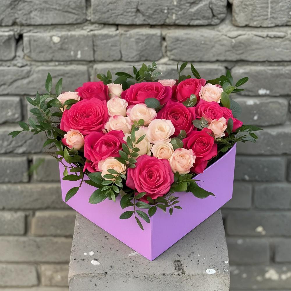 Цветочная композиция из Розы в коробке в Октябрьский Тульская область