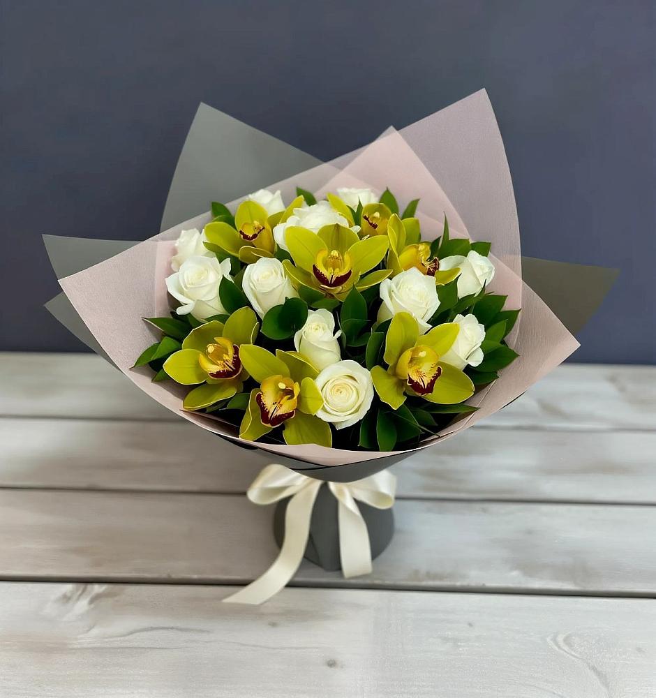 Букет цветов из: Орхидеи и Розы в Октябрьский Тульская область