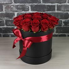 Цветочная композиция из Розы в шляпной коробке в Октябрьский Тульская область