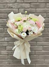 Букет цветов из:  Гвоздики, Розы, Лизиантусы и Хризантемы в Октябрьский Тульская область