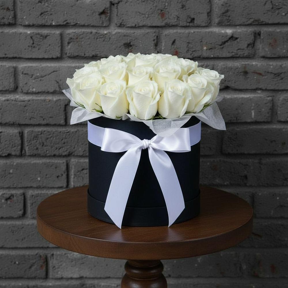 Цветочная композиция из Розы в шляпной коробке в Октябрьский Тульская область