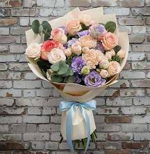 Букет цветов из:  Розы, Лизиантусы и Гвоздики в Октябрьский Тульская область