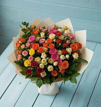 Букет Микс из разноцветных кустовых роз в Октябрьский Тульская область
