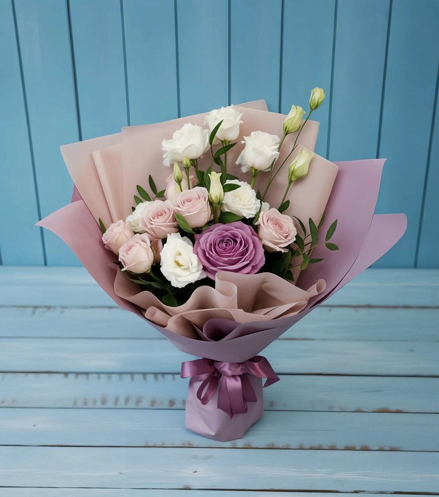 Букет цветов из: Розы и Лизиантусы в Октябрьский Тульская область